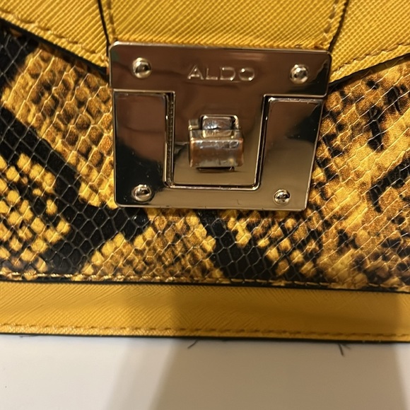 Aldo bag with scarf. Mustard color w/faux snake skin. Comes w/detachable strap - Picture 3 of 13